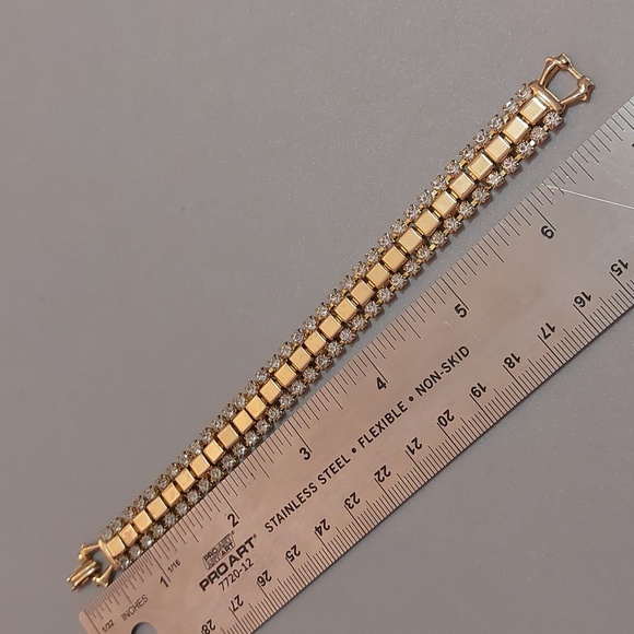 Vintage Park Lane 2 Rows Sparkly Rhinestones Gold Tone Bracelet Foldover Clasp - Picture 4 of 8